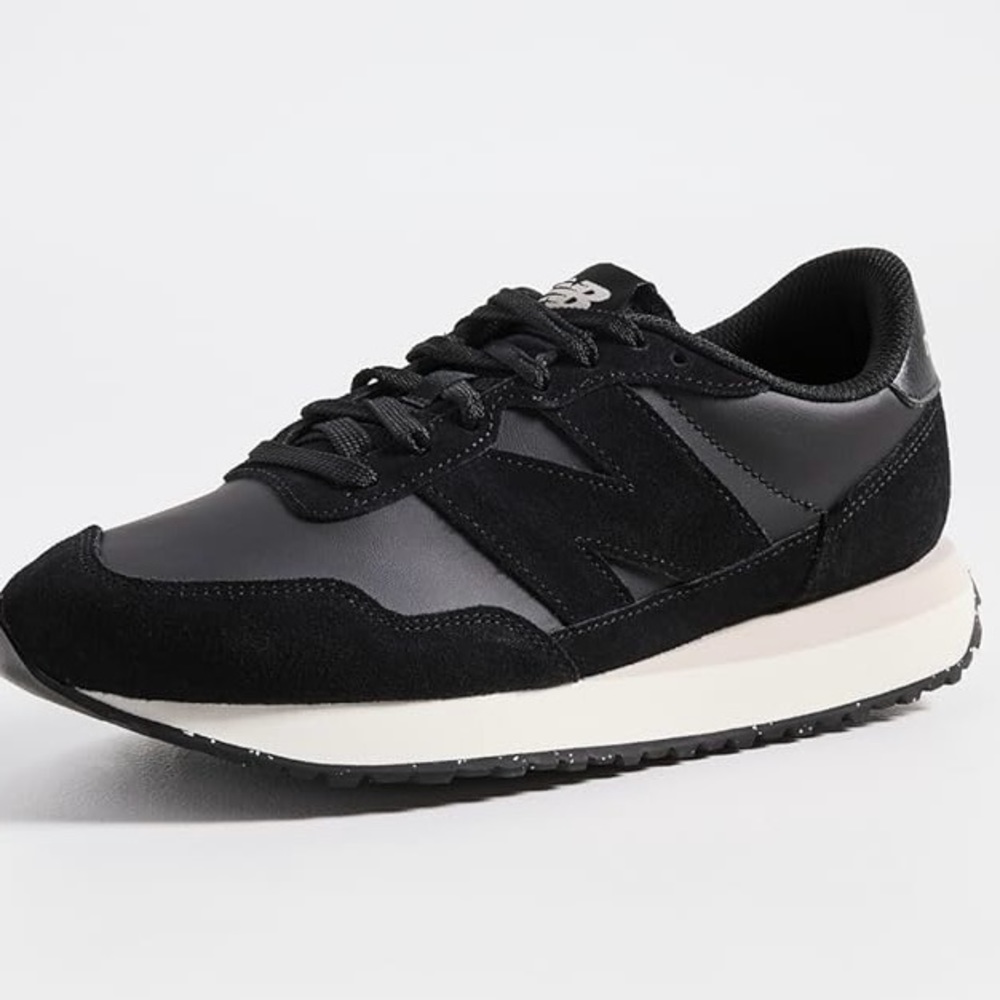 NWT New Balance 937 Sneakers Men’s Size 9 Black/Beige